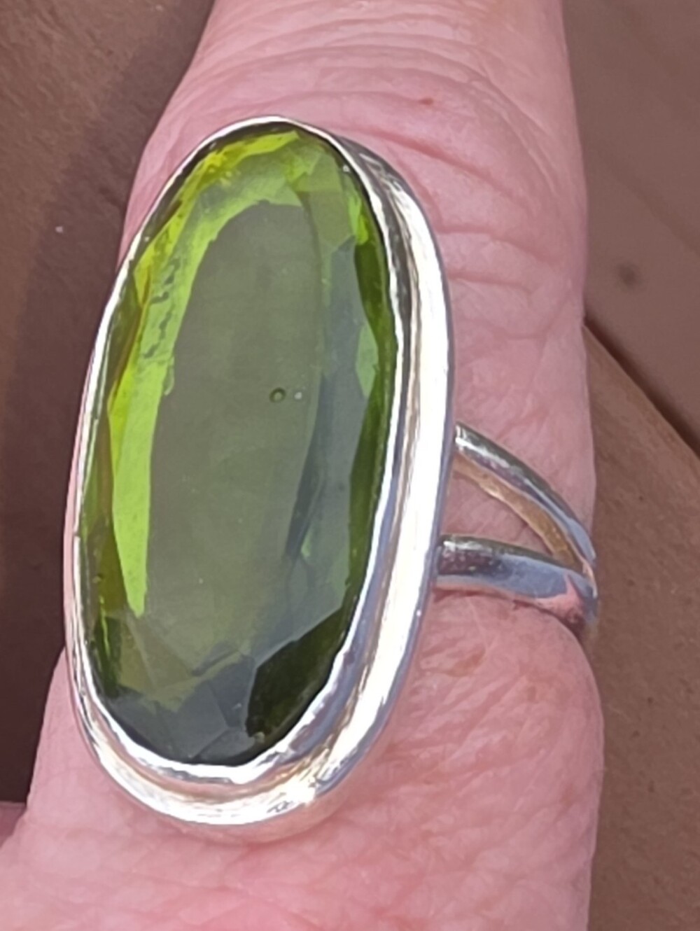 Peridot Faceted Gemstone Ring In 925 Sterling Silver (9.5)